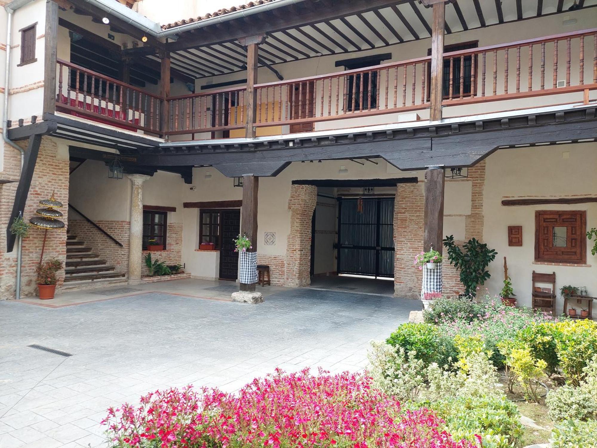דירות אלקאלה דה הנארס La Casona Del Asno מראה חיצוני תמונה